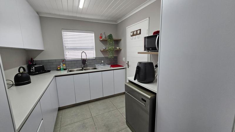 4 Bedroom Property for Sale in Dwarskersbos Western Cape